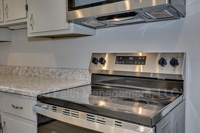 Building Photo - 4022 Windridge Dr