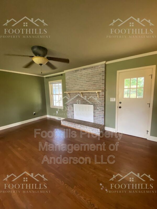 Building Photo - 102 Windemere Way