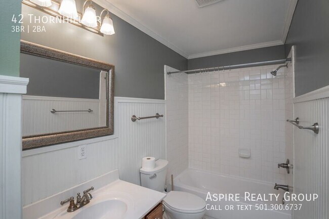 Building Photo - 42 Thornhill Dr