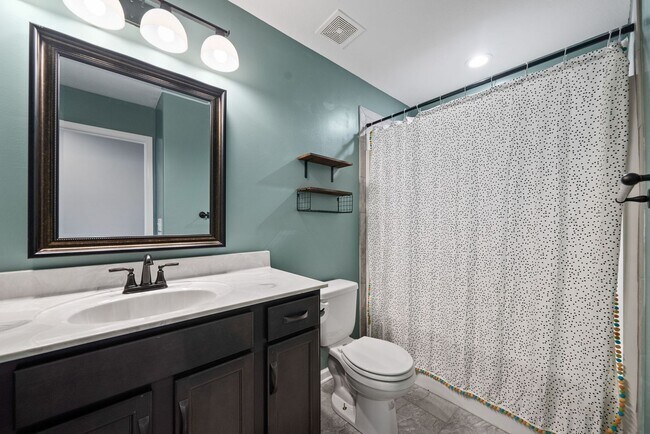 Building Photo - Beautiful Home in Summerfield Waiting to C...