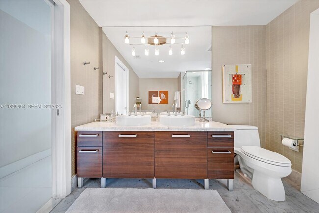 Building Photo - 253 NE 2nd St