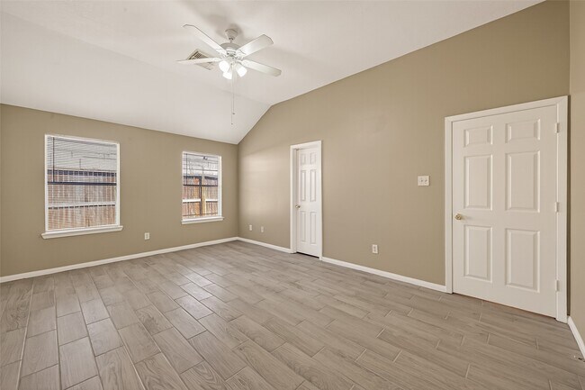 Building Photo - 17250 Cricketbriar Ct