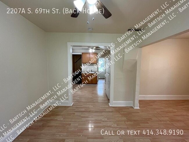 Building Photo - 2207 S 69th St