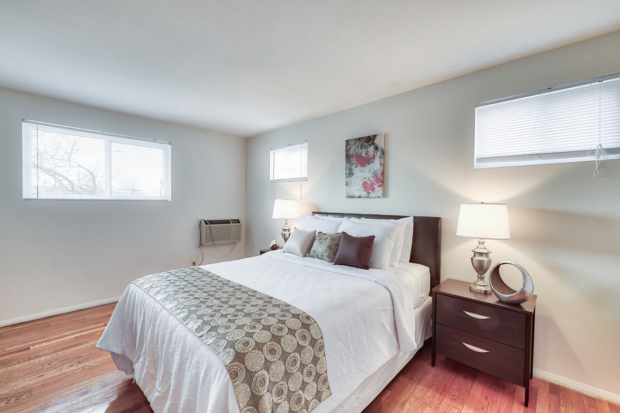 Park Plaza East & West Apartments 38003912 Fords Ln Baltimore MD