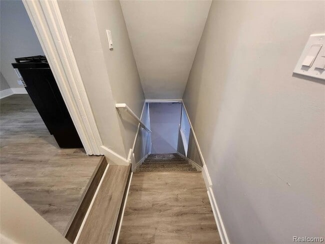 Building Photo - 15705 Juliana Ave