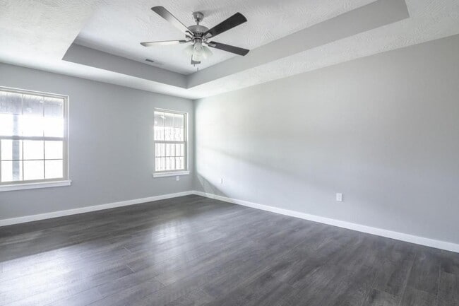 Building Photo - 2850 E Stanford St