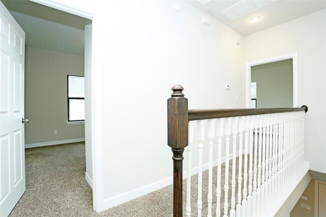 Building Photo - 990 Grenshaw St