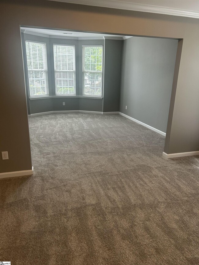Building Photo - 30 Halehaven Dr