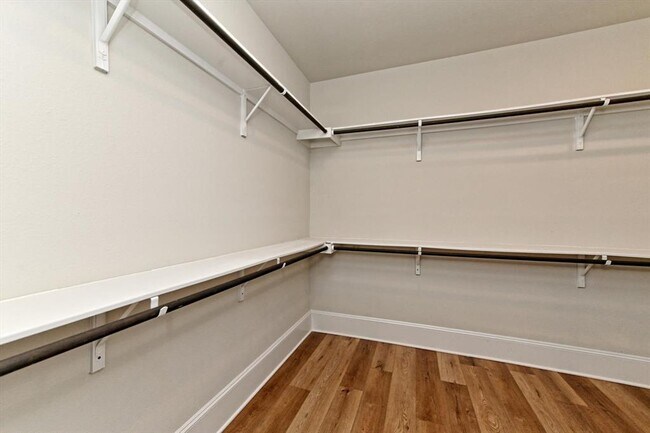 Building Photo - 208 Rocky View Ln