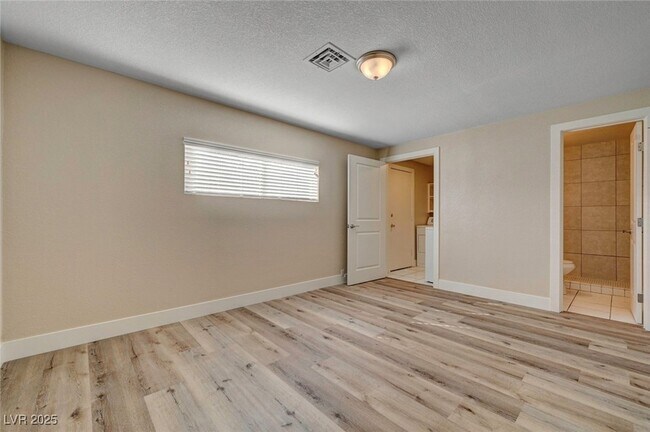 Building Photo - 6121 Edgewood Cir