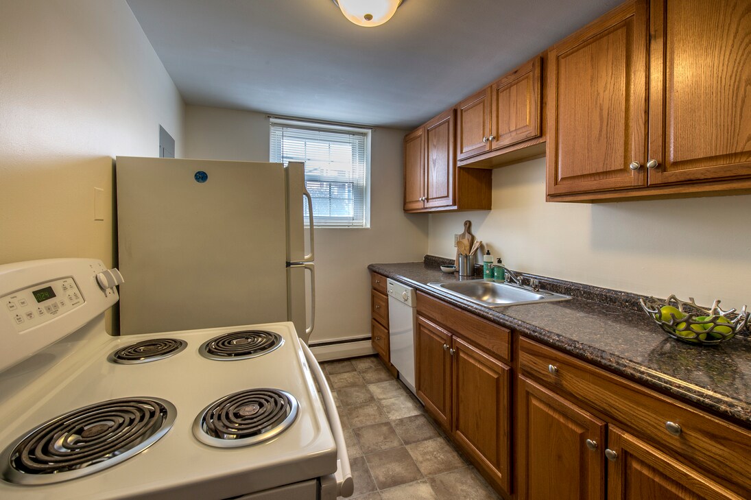 Building Photo - 11 Brattle Dr