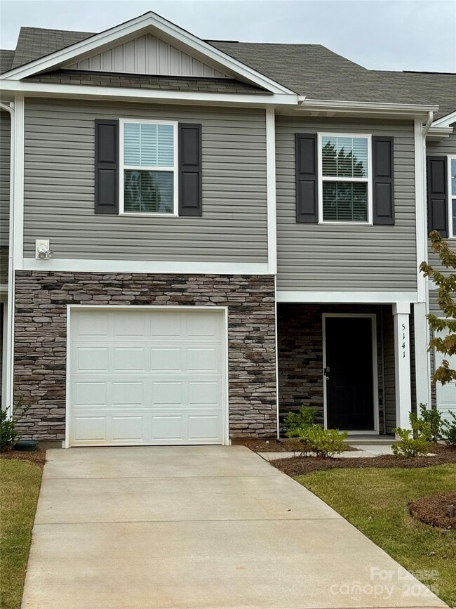 Building Photo - 5141 Hyrule Dr