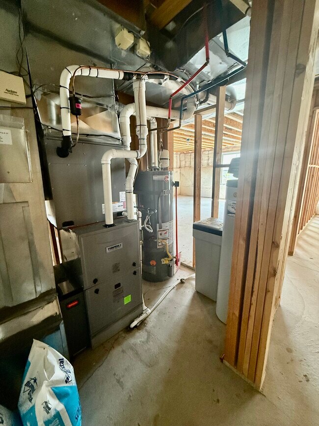 Building Photo - 2034 E 4500 S
