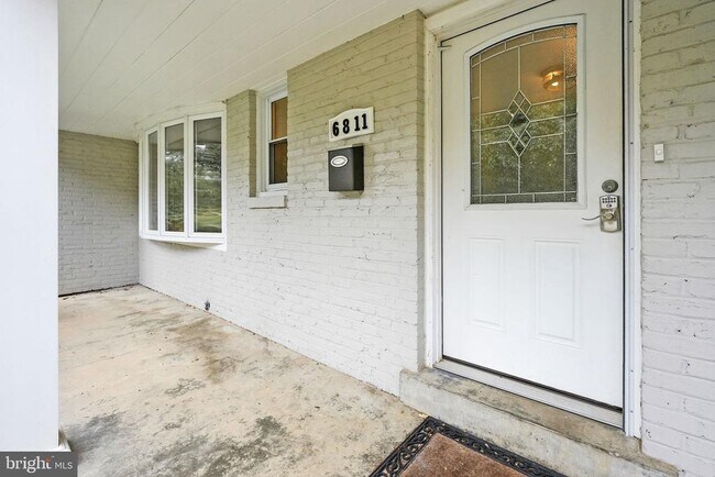 Building Photo - 6811 Lemon Rd
