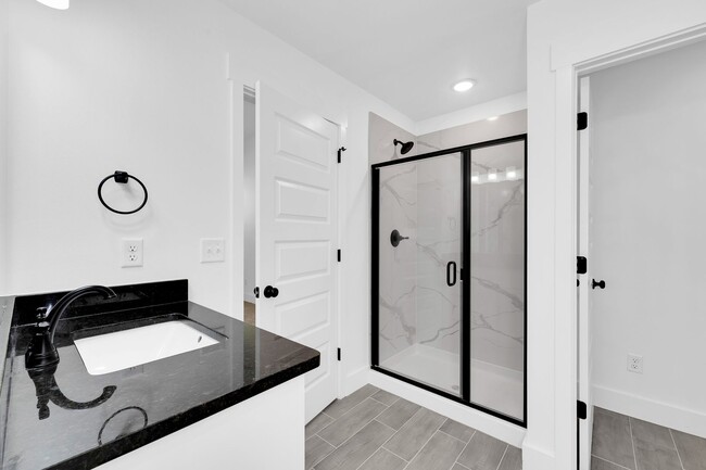 Building Photo - Brand New Home Waiting For you!