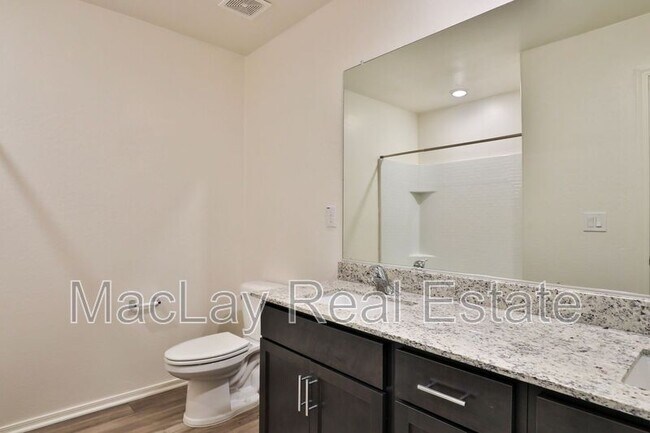 Building Photo - 3830 N Tulsa Ln