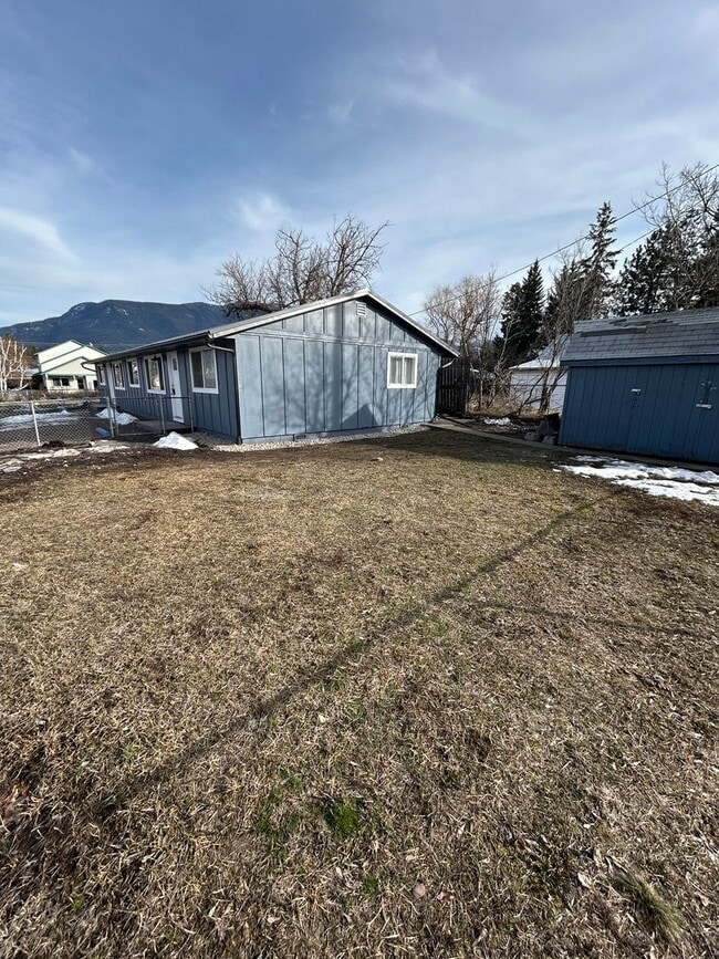 Building Photo - 156-166 A St W (CG)