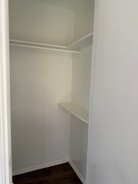 Building Photo - 3019 Oak Ridge Pl