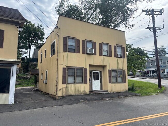 Building Photo - 156 River Rd Ext