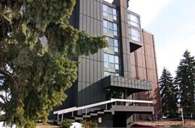 Building Photo - 2800 W 44th St