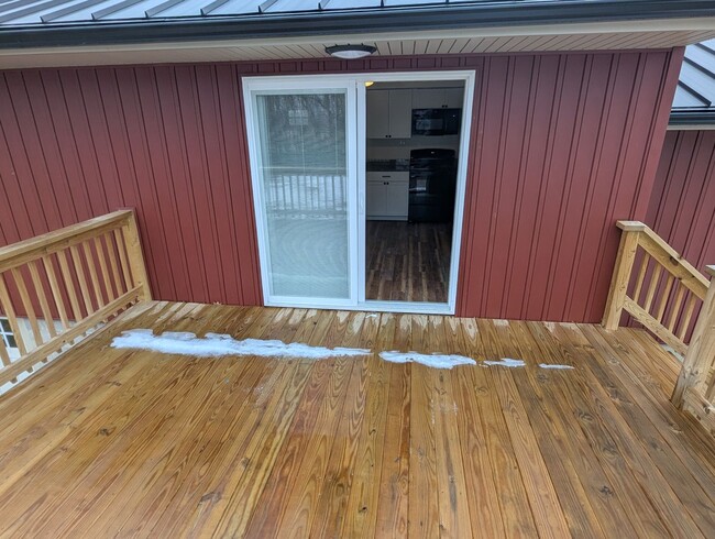 Building Photo - Fully Renovated 3 Bedroom Ranch