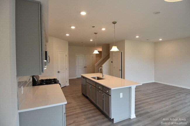 Building Photo - 105 Salt Springs Dr