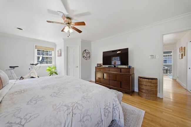 Building Photo - 1402 Trouville Ave