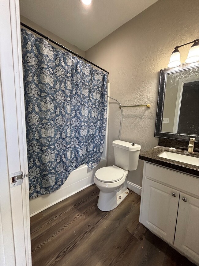 Building Photo - 4106 Darby St