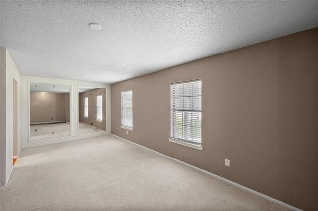 Building Photo - 6 Brook Creek Ct