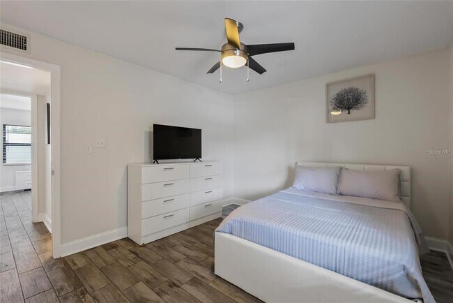 Building Photo - 3909 W Cleveland St