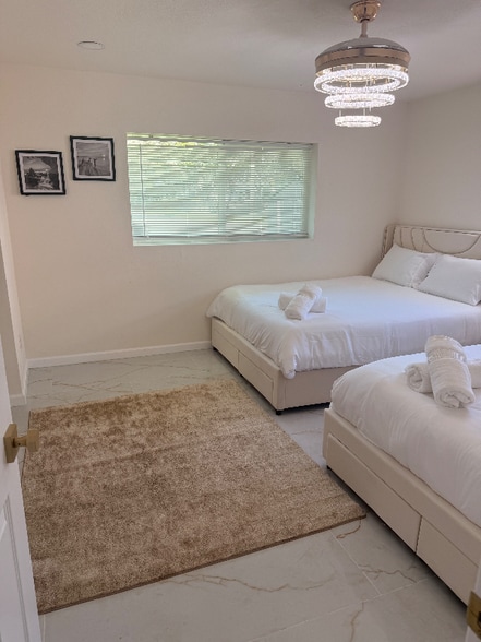 Building Photo - 4381 Shore Acres Blvd NE