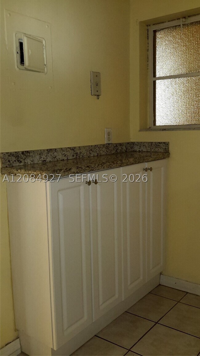 Building Photo - 7400 Miami Lakes Dr