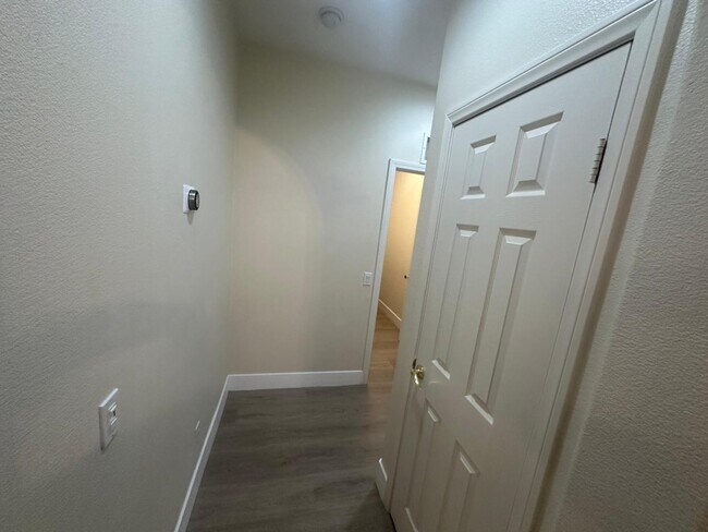 Building Photo - 45811 Honeysuckle Ct