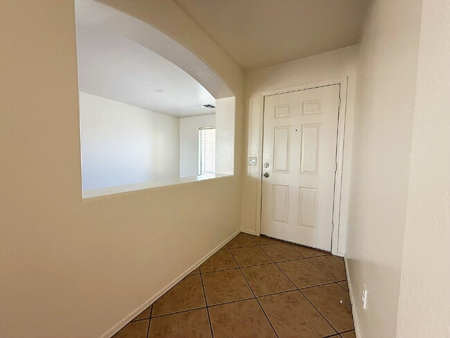 Building Photo - Freshly Painted 1-Story Home with Spacious...