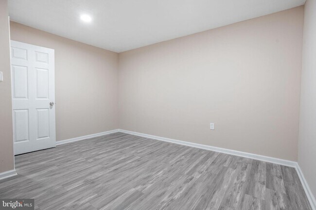 Building Photo - 3671 Waterwheel Square