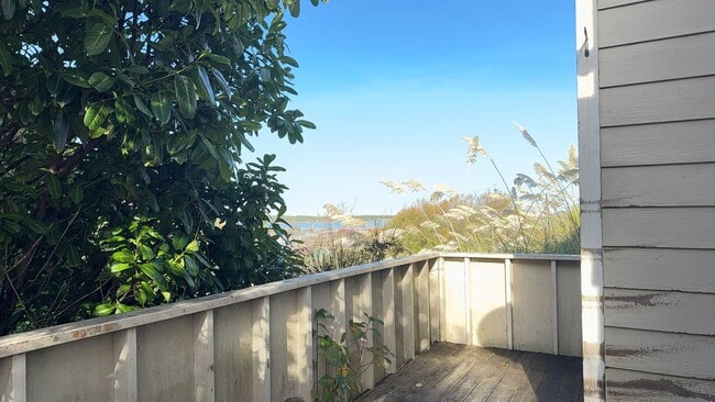 Building Photo - FAR125-Chicago