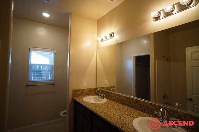 Building Photo - Gorgeous Southwest Home!