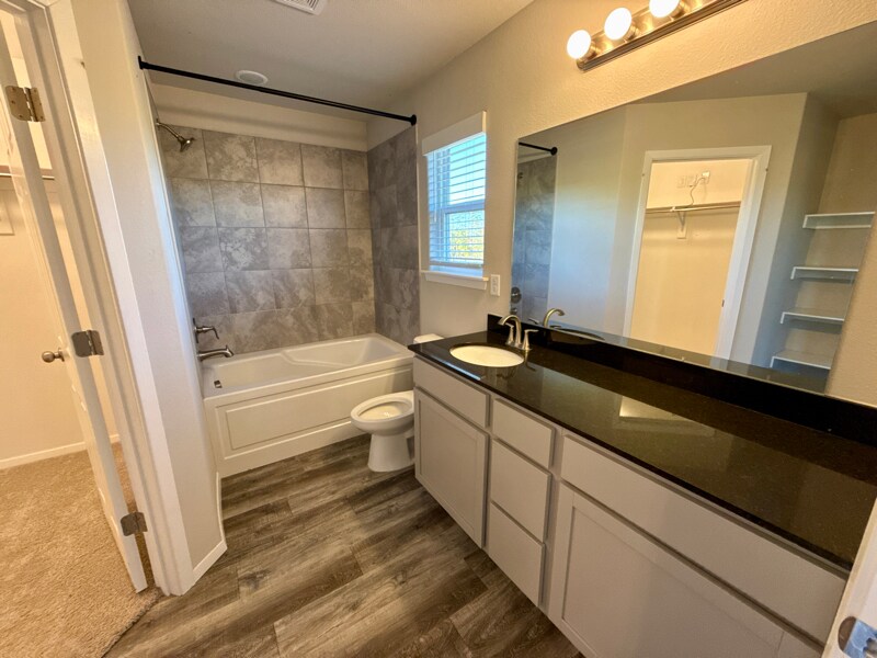 Building Photo - 530 Woodcreek Lp