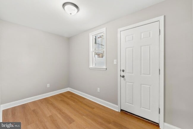 Building Photo - 601 Miller St