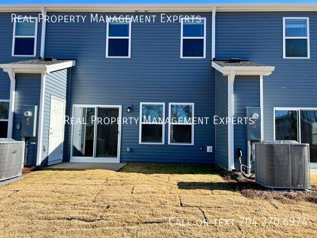 Building Photo - 8029 Hidden Spgs Trl