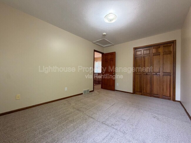 Building Photo - 3696 Senna Dr NE