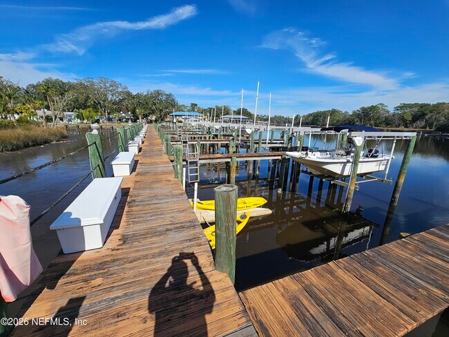 Building Photo - 1307 River Hills Cir E