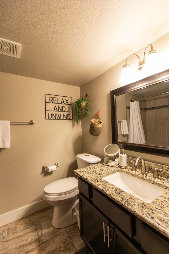 Building Photo - Stunning Remodeled Downtown Craftsman 3BD ...
