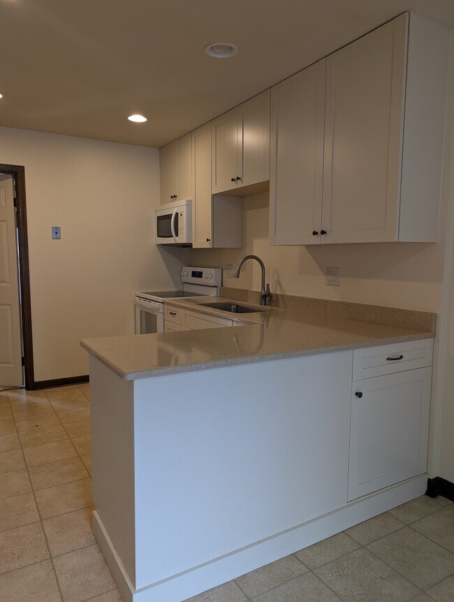 Building Photo - 1535 Wedgefield Cir