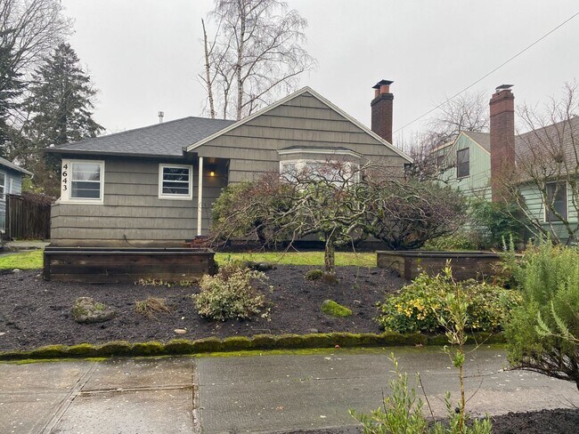 Primary Photo - 4643 NE 38th Ave