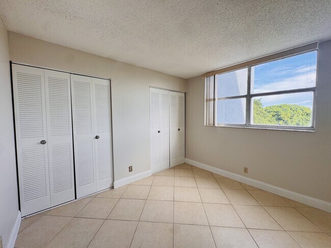 Building Photo - 500 Executive Center Dr