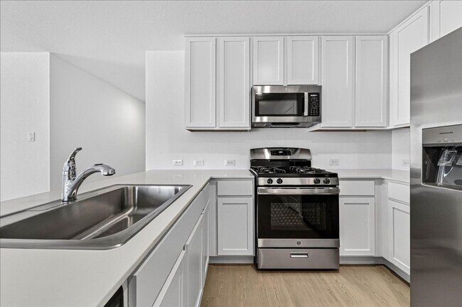 Building Photo - 1314 Lady Yoli St