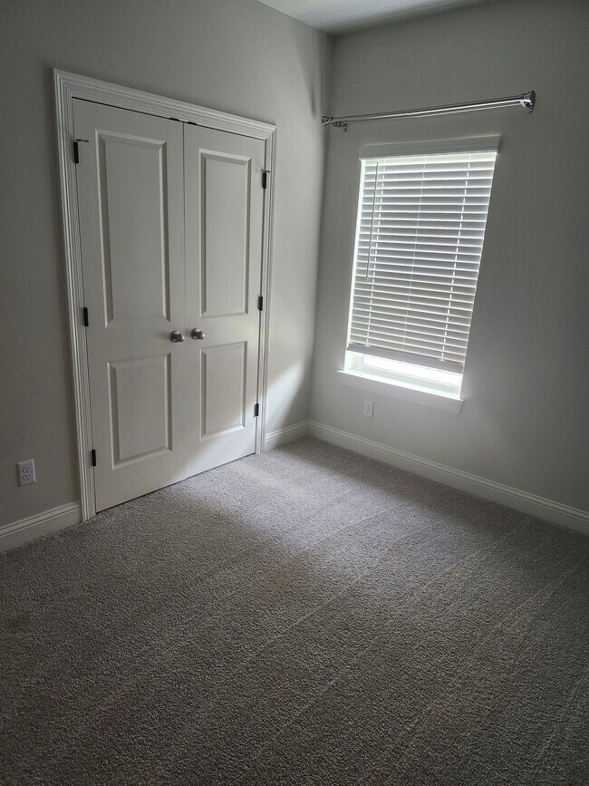 Building Photo - 4815 Bogey Ln