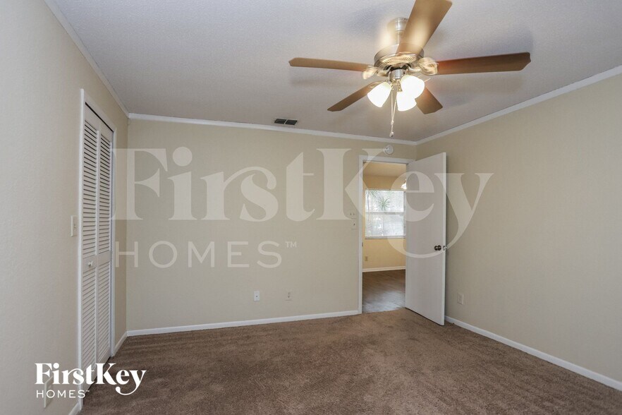 Building Photo - 9923 57th Way N