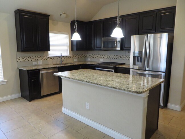 Building Photo - 3 Bedroom 2 Bathroom Siena Round Rock Home